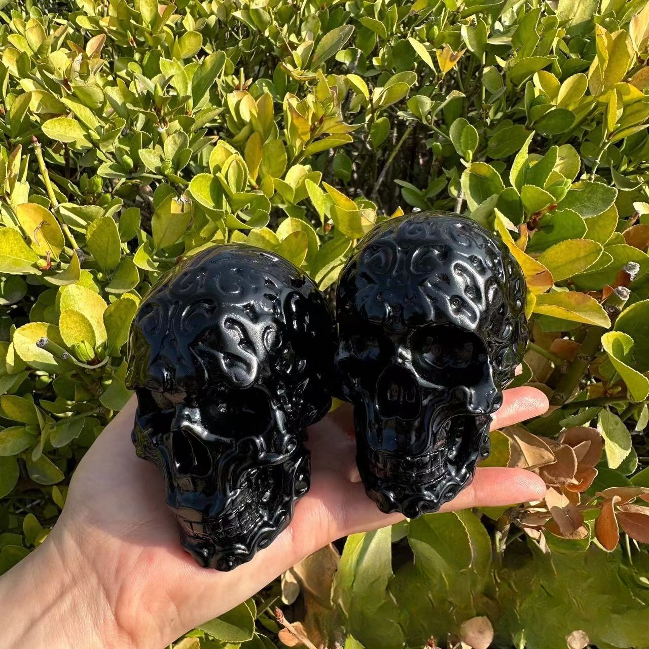 1PCS Fine natural pattern hand-carved skull ornaments craving